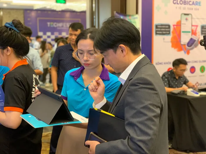 Chuyên viên Viindoo hỗ trợ 1-1 cho Doanh nghiệp tại Techfest Haiphong 2022 Chuyên viên Viindoo hỗ trợ 1-1 cho Doanh nghiệp tại Techfest Haiphong 2022